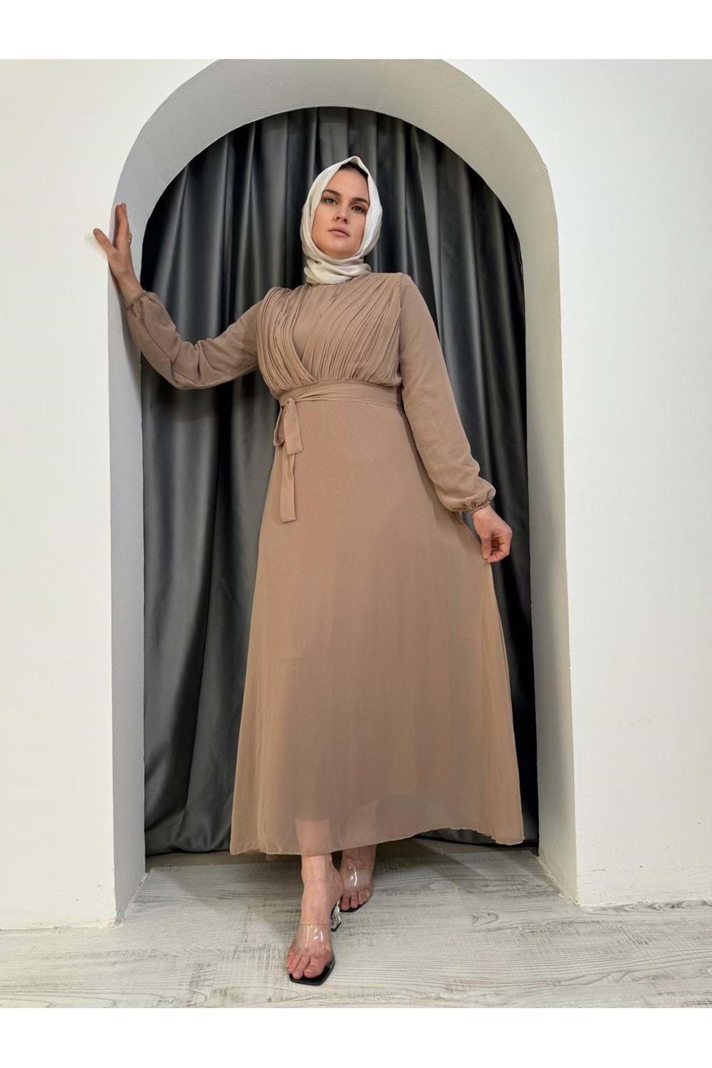 Kravize Piliseli Şifon Elbise 2283 - Sütlü Kahve - 42