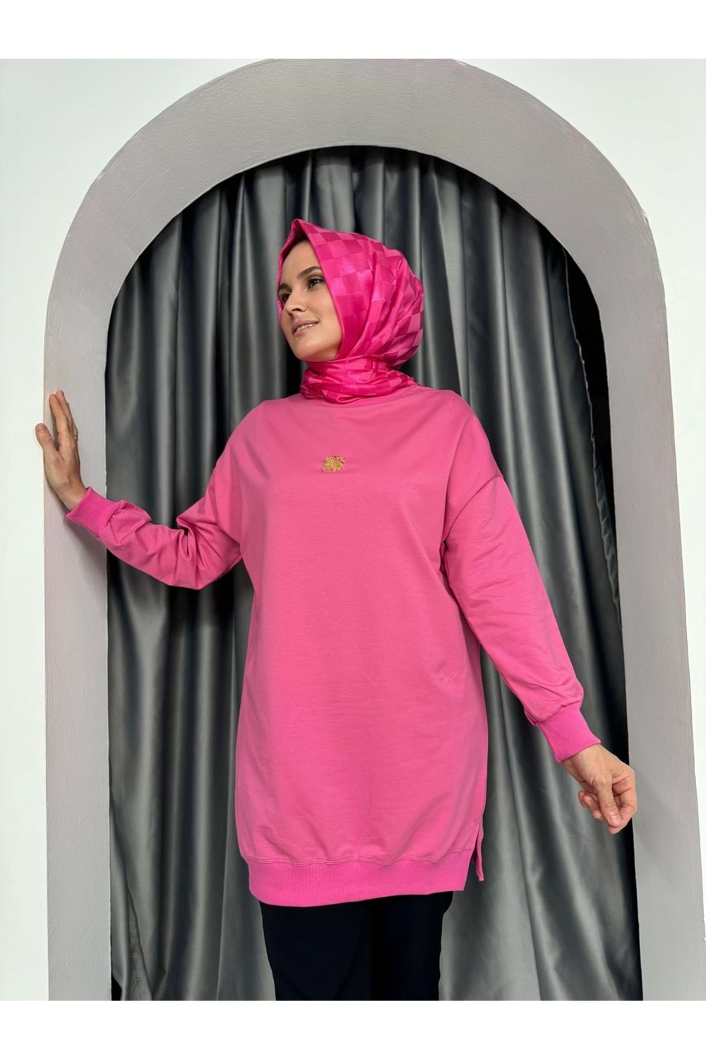 Metal Aksesuarlı Sweat 25154 - Pembe - S-M - AZRA04937-Pembe-S-M