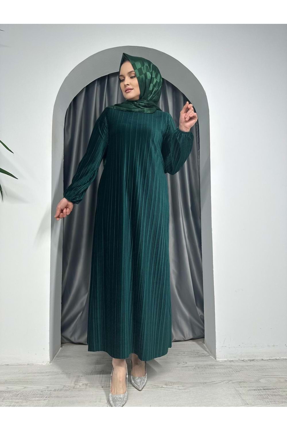Piliseli Kadife Elbise 2275 - Zümrüt Yeşili - 38 - AZRA04978-Zümrüt Yeşili-38