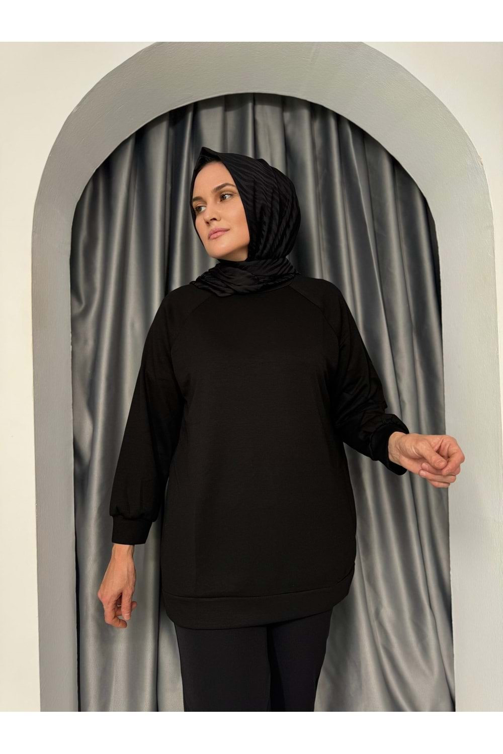 Oysho Yırtmaçlı Tunik 1437 - Siyah - L-XL - AZRA04984-Siyah-L-XL