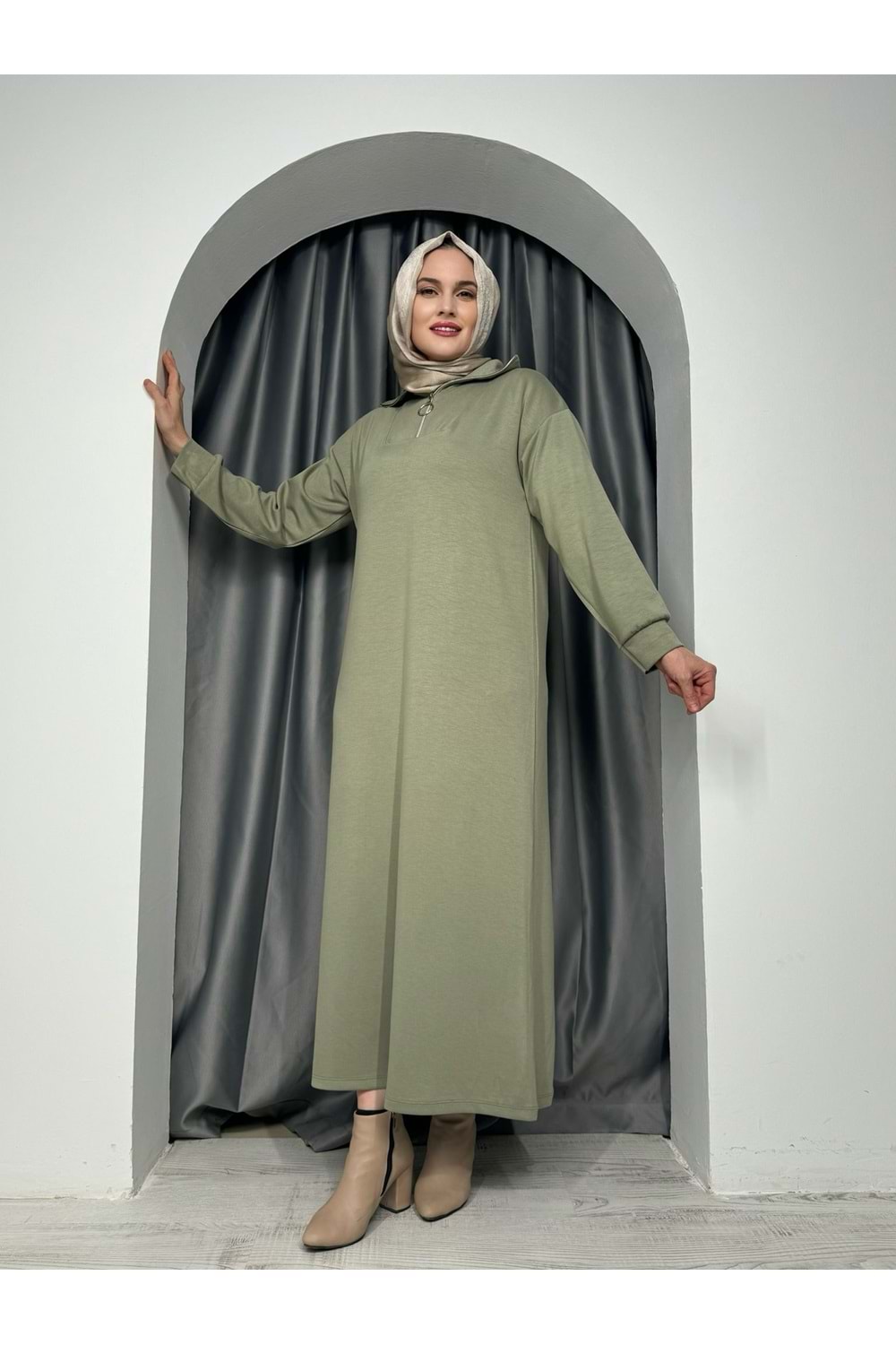 Oysho Yüksek Yaka Fermuarlı Elbise 2333 - Mint Yeşili - S-M - AZRA05030-Mint Yeşili-S-M