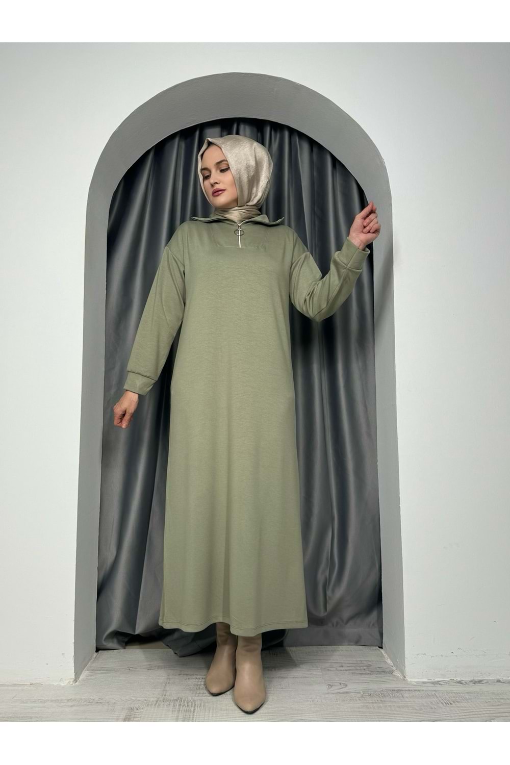 Oysho Yüksek Yaka Fermuarlı Elbise 2333 - Mint Yeşili - S-M - AZRA05030-Mint Yeşili-S-M