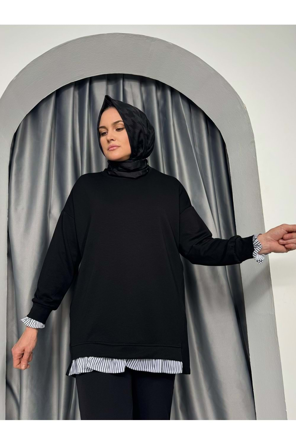 Kolu ve Eteği Gömlek Detaylı Tunik 25225 - Siyah - L-XL - AZRA05133-Siyah-L-XL