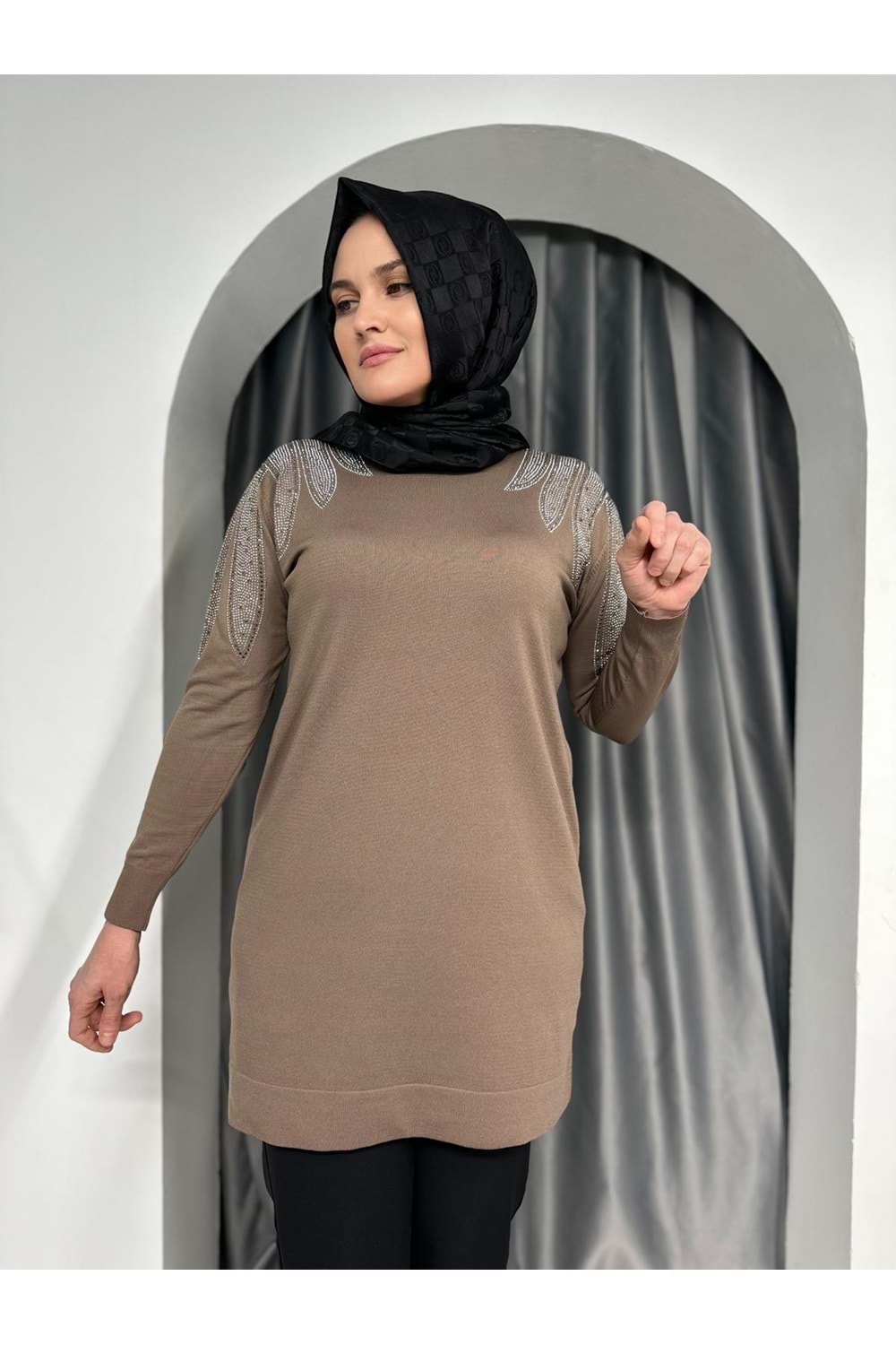Yaka Kol Boncuk İşlemeli Tunik 141539 - Vizon - TEK BEDEN
