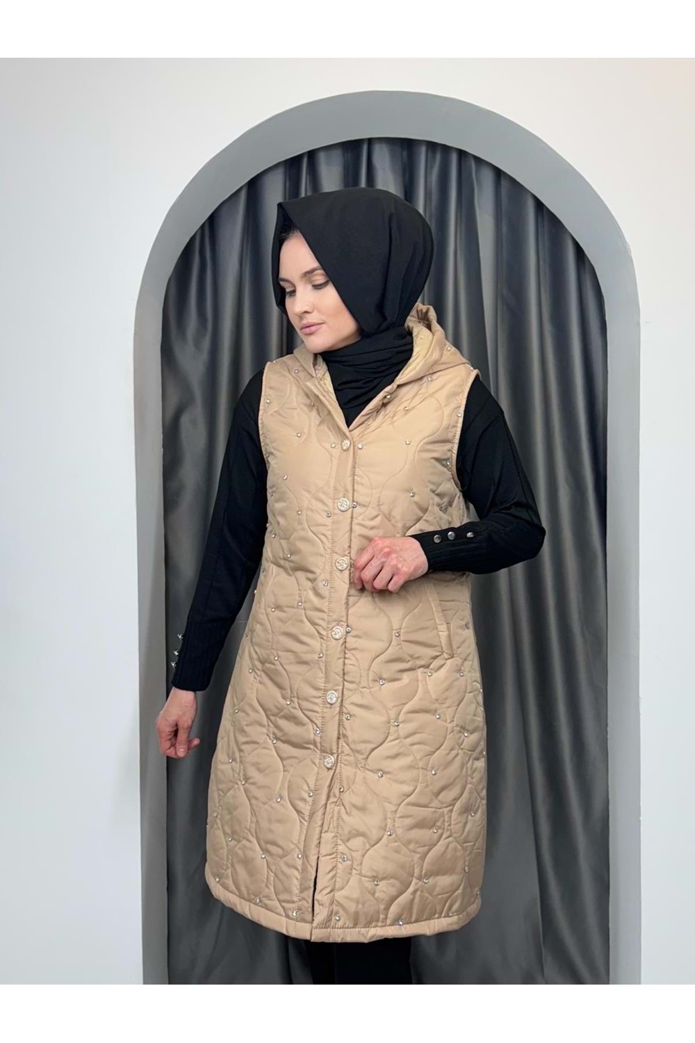 Taşlı Uzun Kapitone Yelek 8031 - Bej - 38