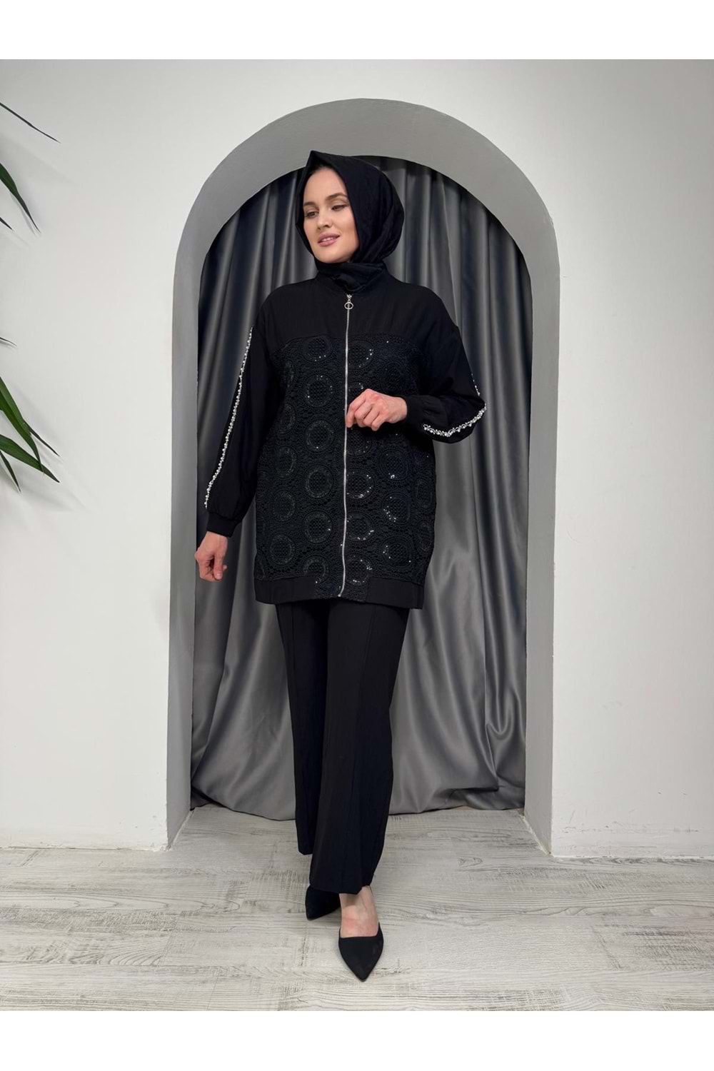Önü Dantel Kolları Boncuk Detaylı Takım 120128 - Siyah - 36 - AZRA05475-45925