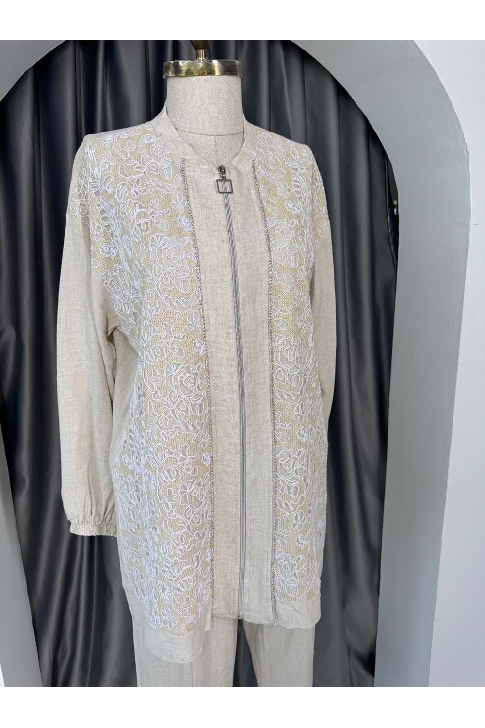 Nakış Detay Keten Takım 120185 - Bej - 36 - AZRA05697-46924