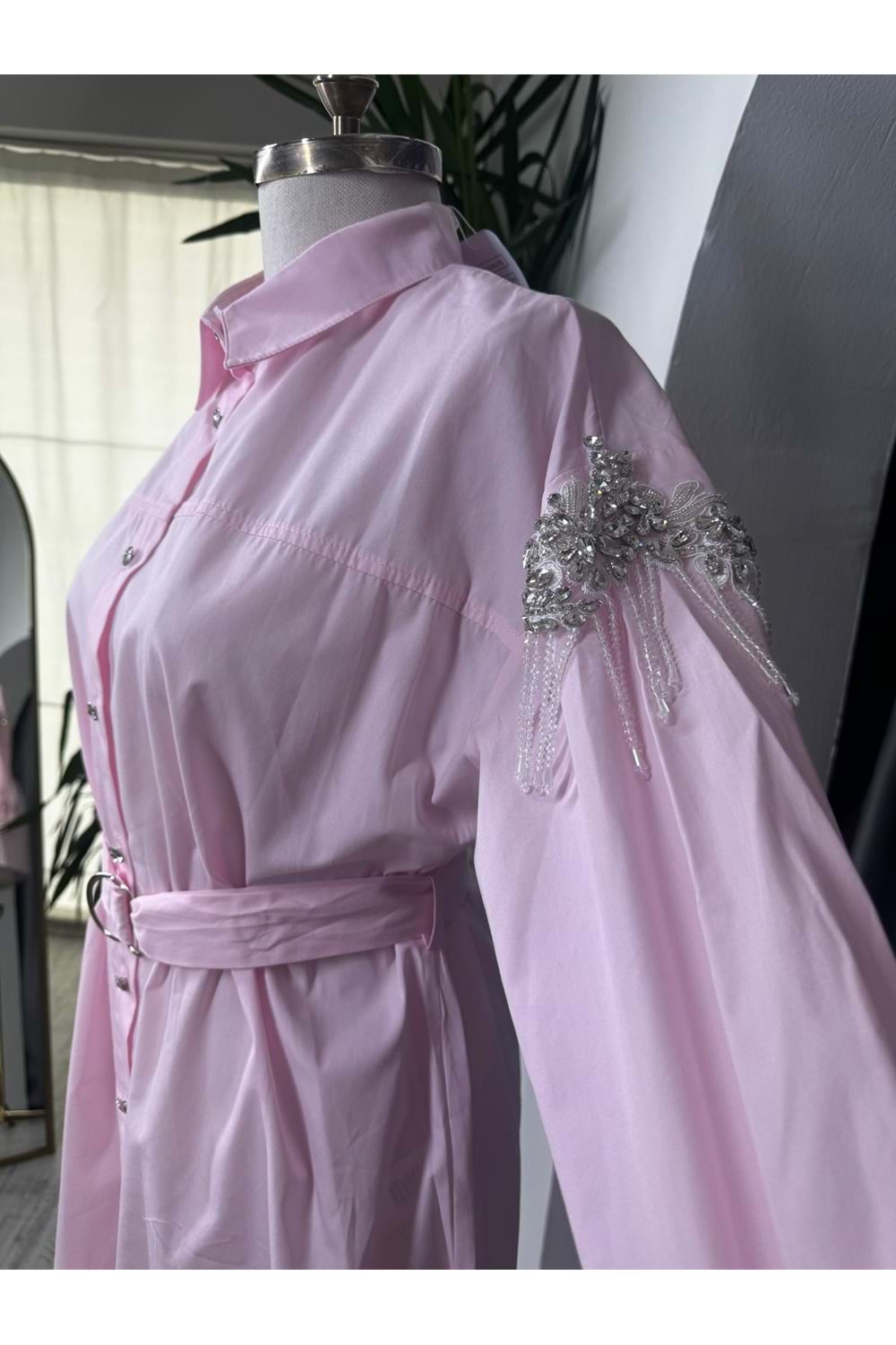 Kolları Taşlı Beli Kemerli Gömlek 170171 - Pembe - TEK BEDEN - AZRA05723-47207