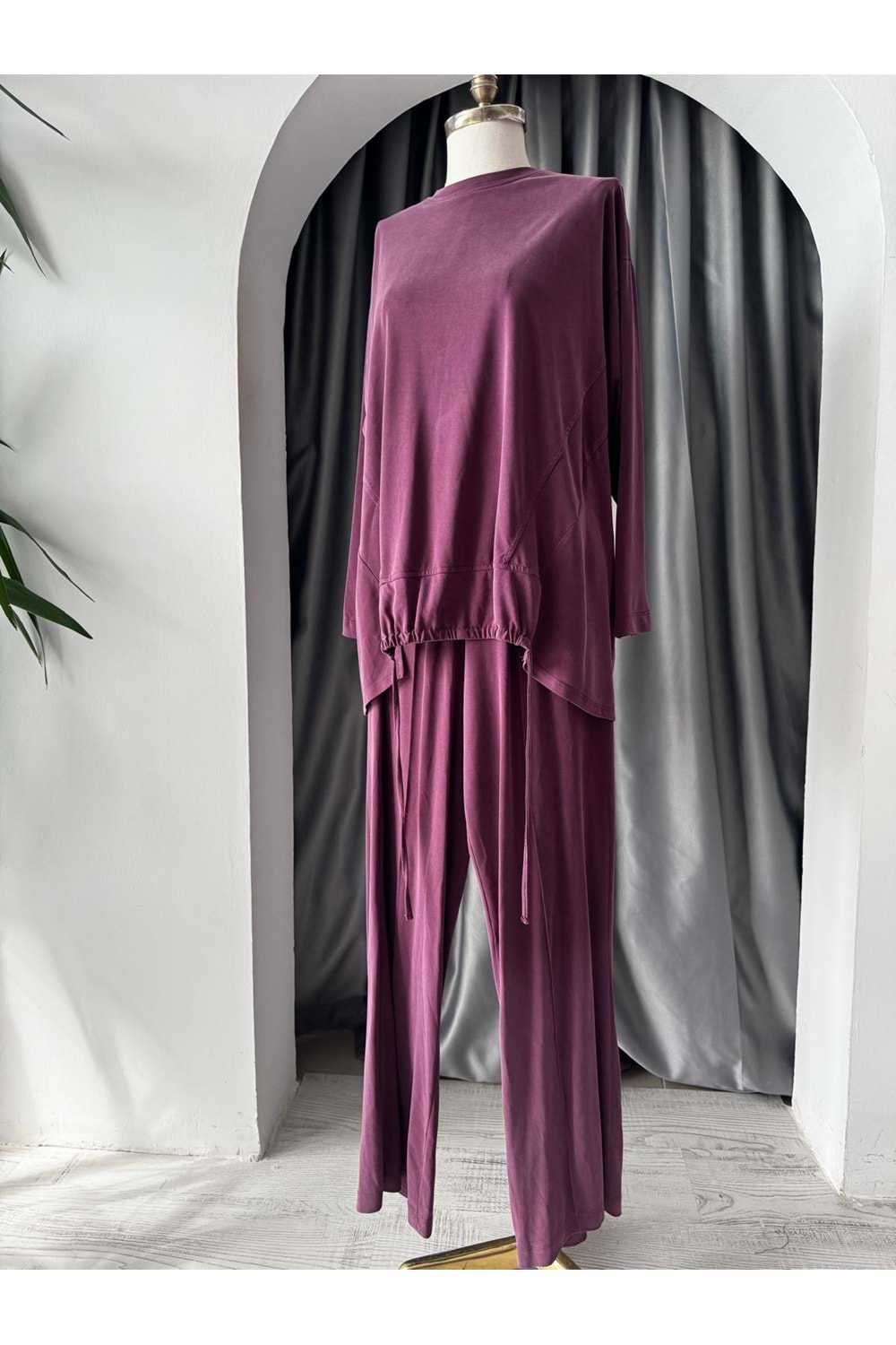 Kesik ve Büzgü Detaylı Takım 34319 - Bordo - M - AZRA05734-47262