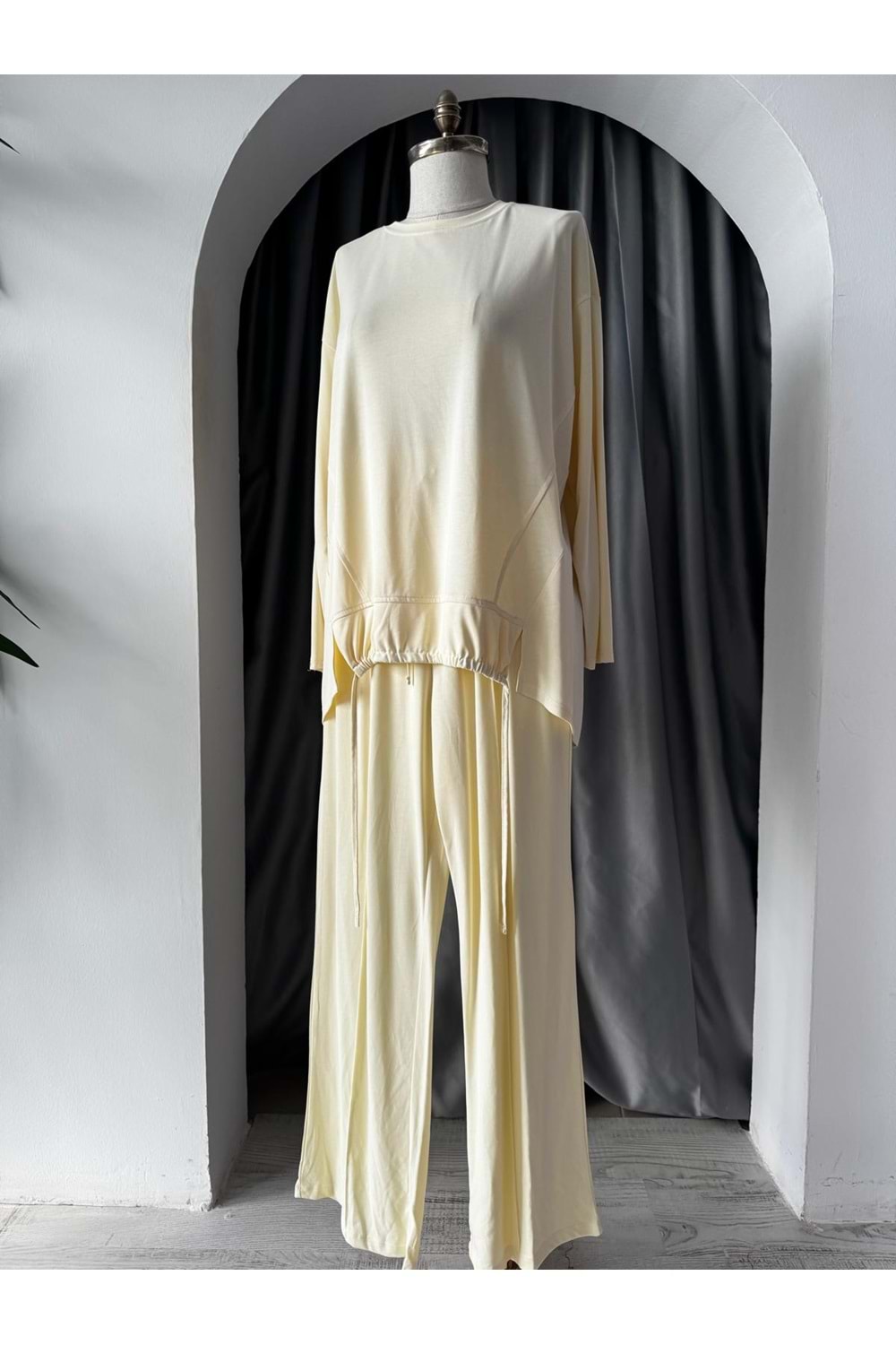 Kesik ve Büzgü Detaylı Takım 34319 - Sarı - S - AZRA05734-47267