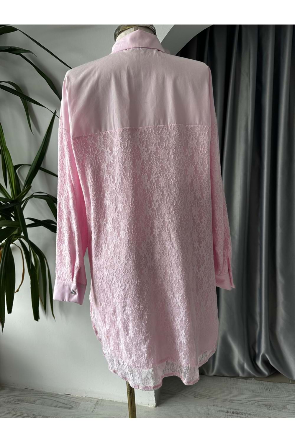Yıldız Taşlı Kolları Güpürlü Gömlek 170179 - Pembe - TEK BEDEN - AZRA05739-47303