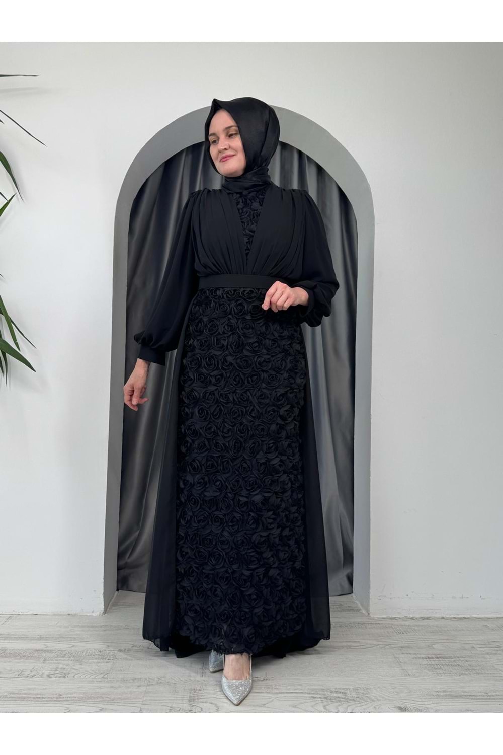 Kolu ve Etek Ucu Güllü Abiye Elbise 4661 - Siyah - 38