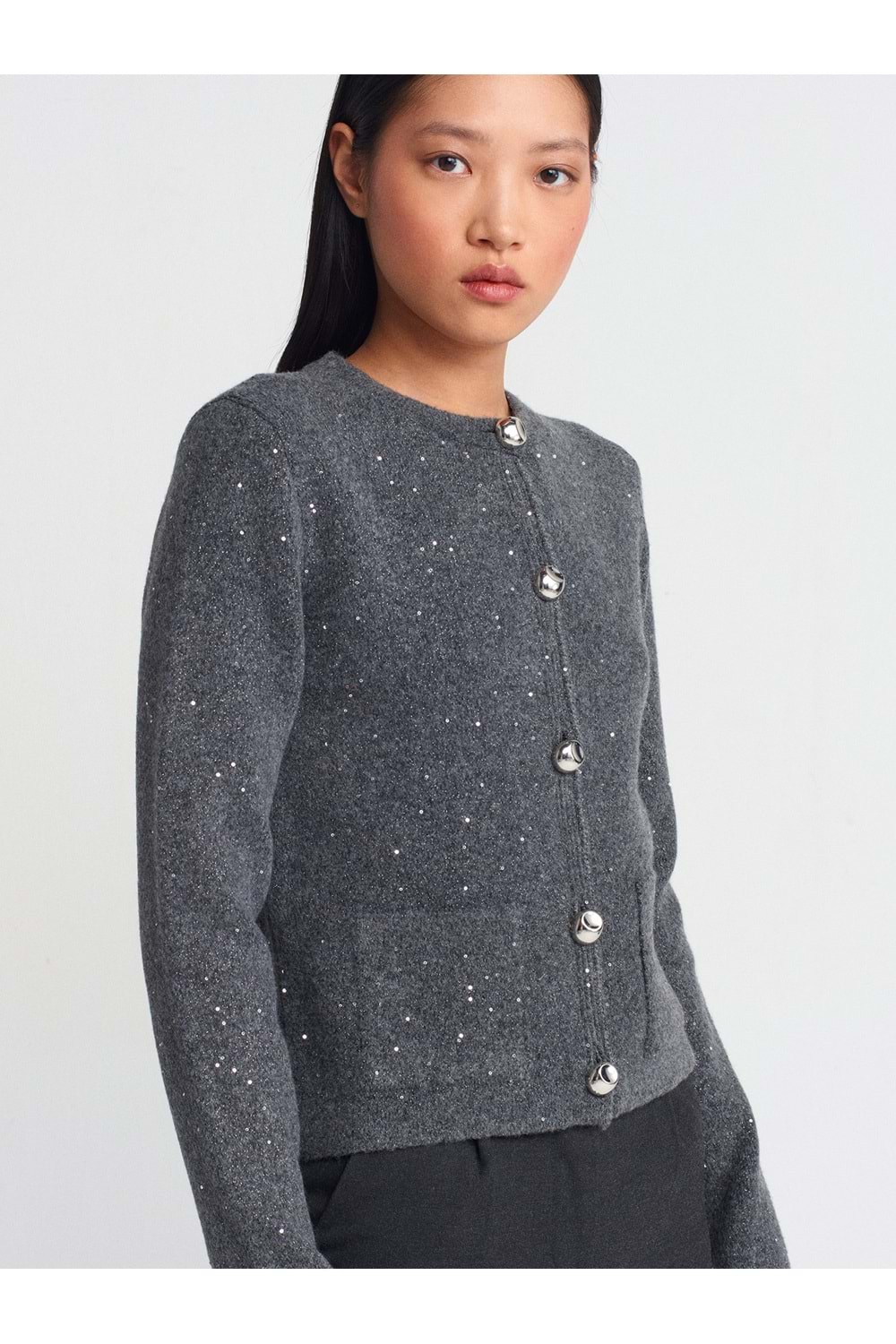 Bisiklet Yaka Pullu Simli Düğmeli Triko Hırka 60935 - Füme - TEK BEDEN