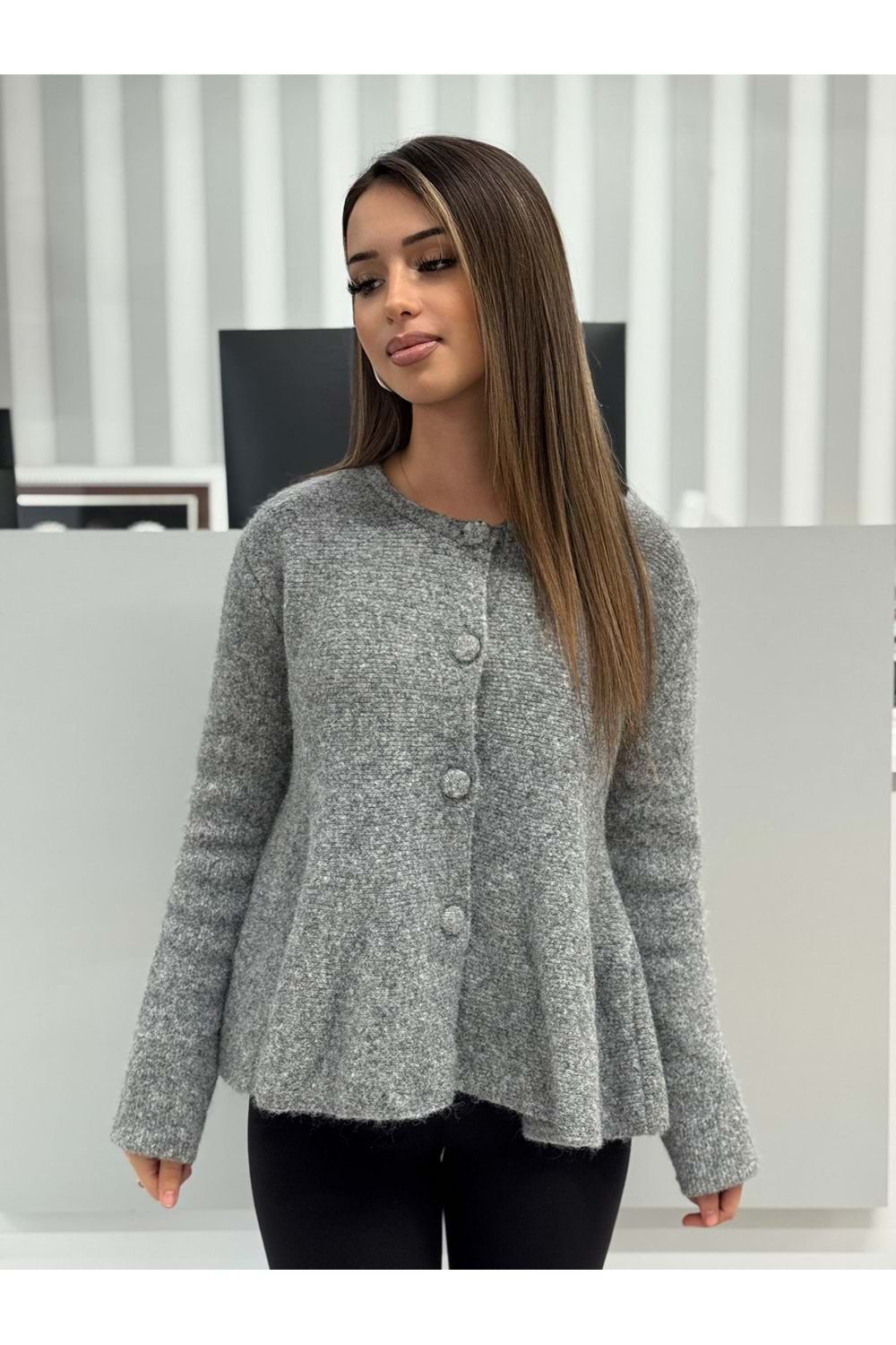 Yumuşak Dokulu Peplum Düğmeli Triko Hırka 60985 - Gri - TEK BEDEN