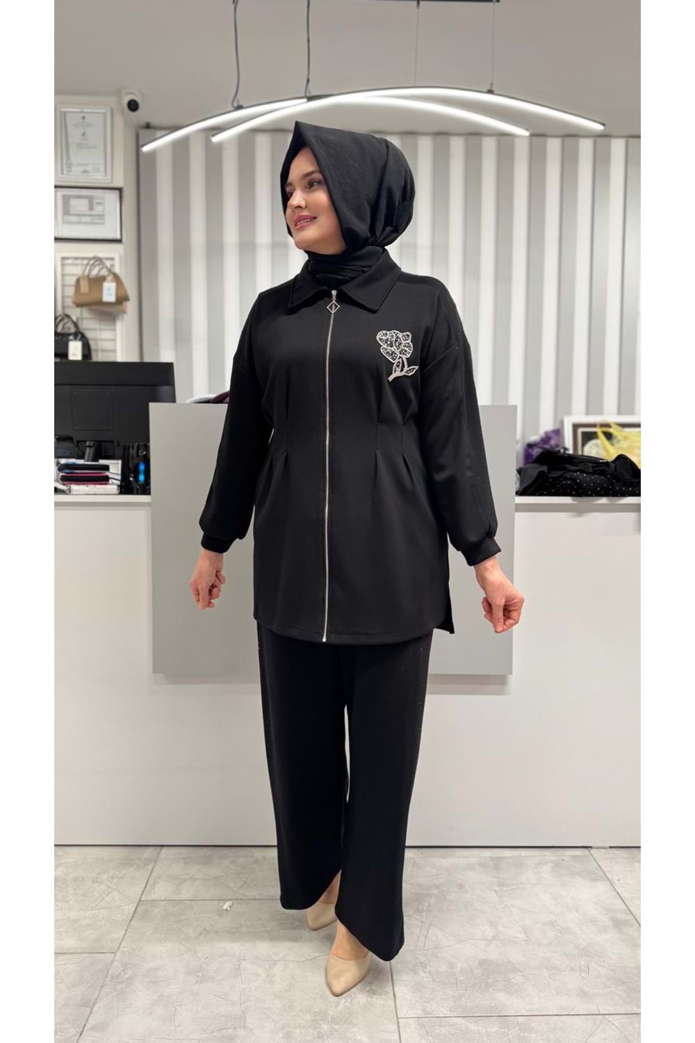 Önleri Pileli Takım 120307 - Siyah - 40 - AZRA07118-57003