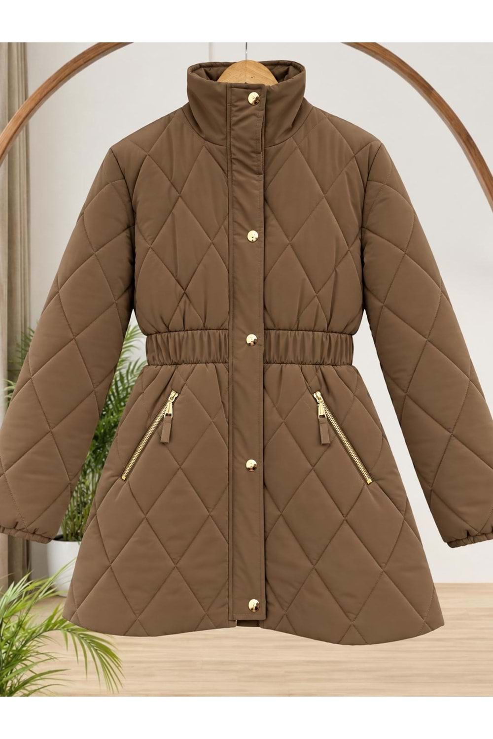 Kapitone Mont 3357 - Camel - M