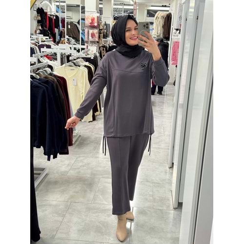 Yanı Çiçek Detaylı Modal Kumaş Takım 1606 - Füme - 50-52 - AZRA07613-59791