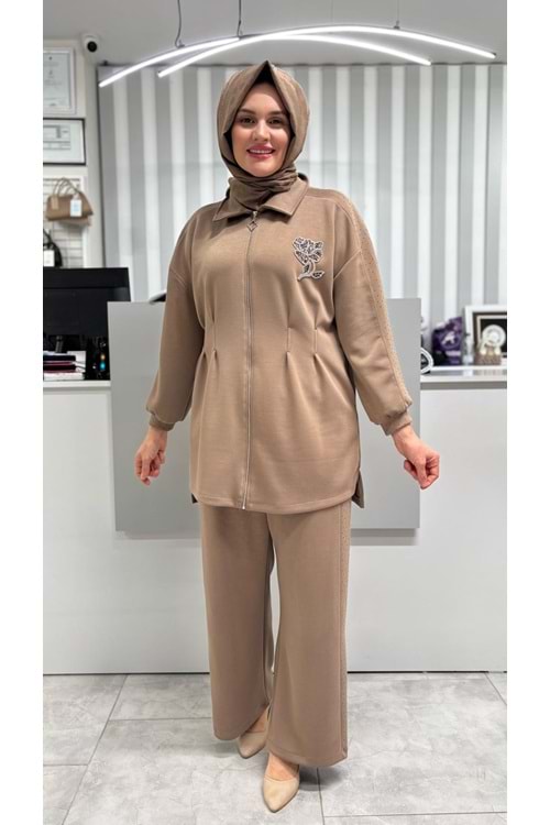 Önleri Pileli Takım 120307 - Vizon - 40 - AZRA07118-57007