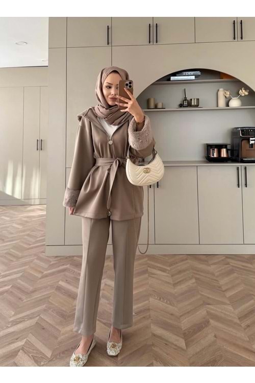 Kol Ucu Ve Yakası Tüylü Takım 2089 - Vizon - S-M