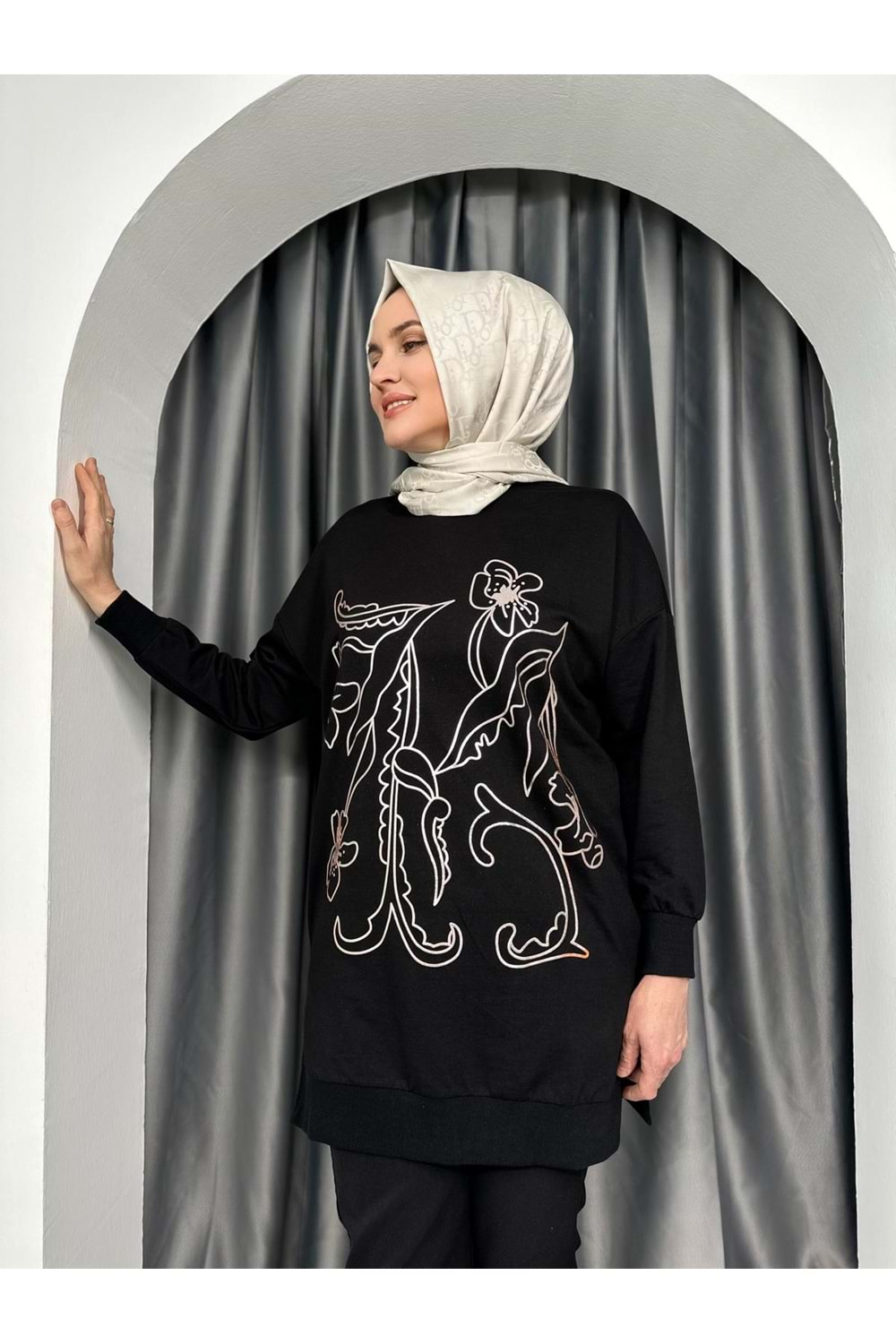 Puane Önü Çiçek Detaylı Tunik 10448 - Siyah - L-XL - AZRA04211-Siyah-L-XL