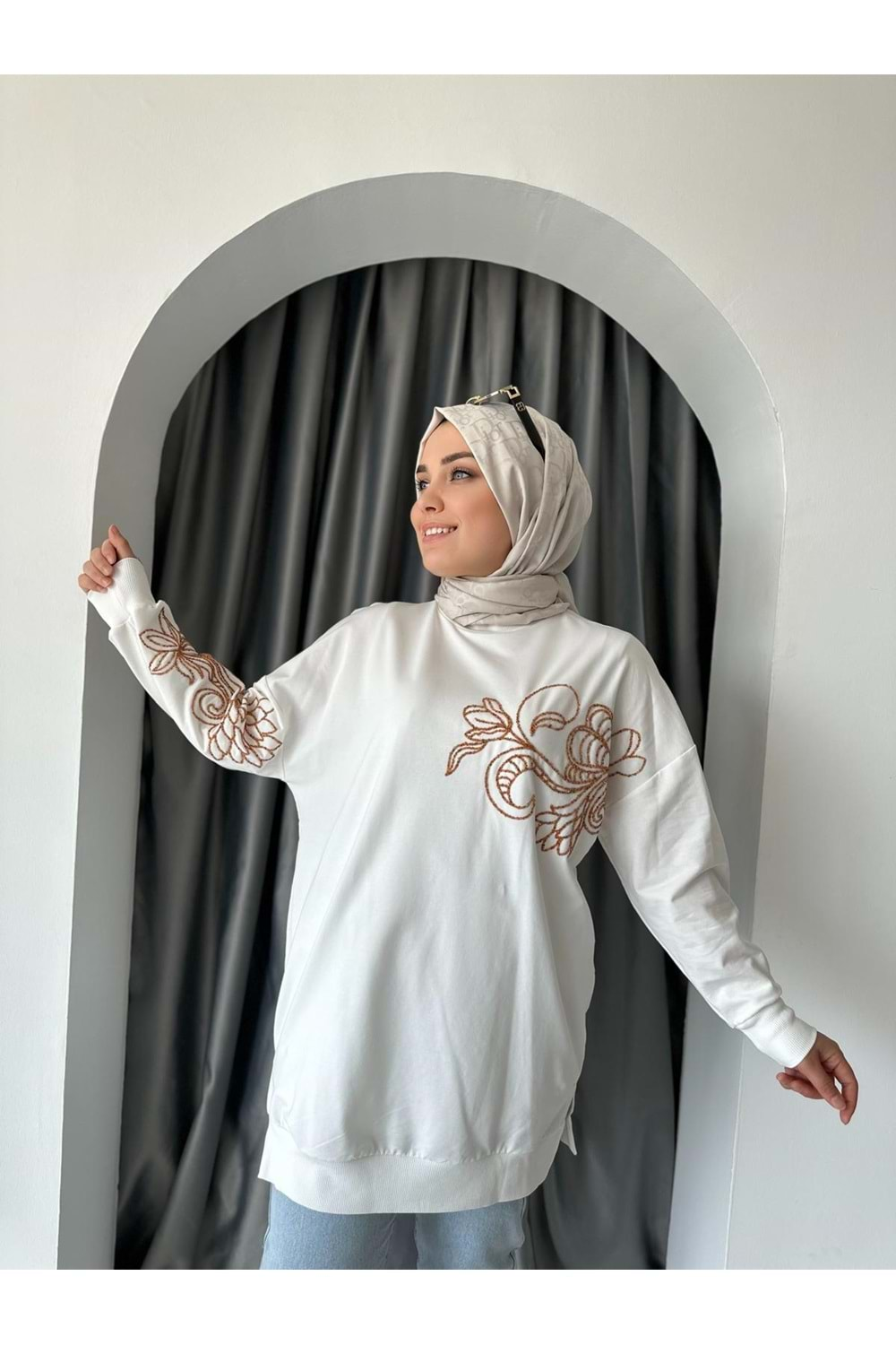 Puane Pul Çiçek Detaylı Tunik 10449 - Ekru - L-XL - AZRA04650-Ekru-L-XL