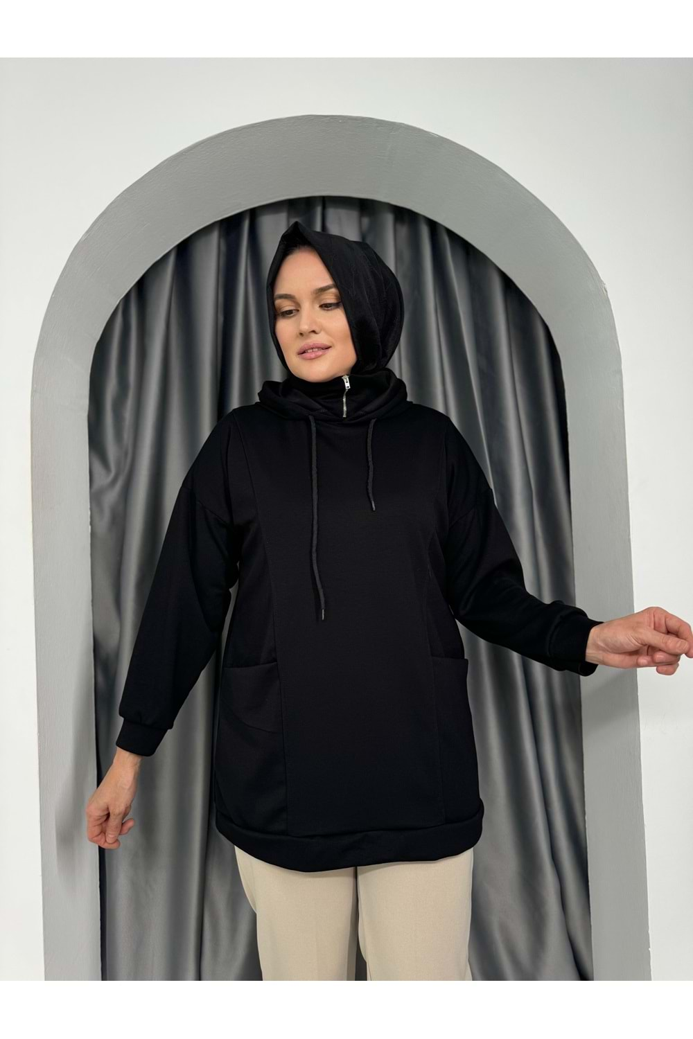 Oysho Kaşonlu Balıkçı Yaka Fermuarlı Cepli Tunik 661 - Siyah - L-XL - AZRA04979-Siyah-L-XL