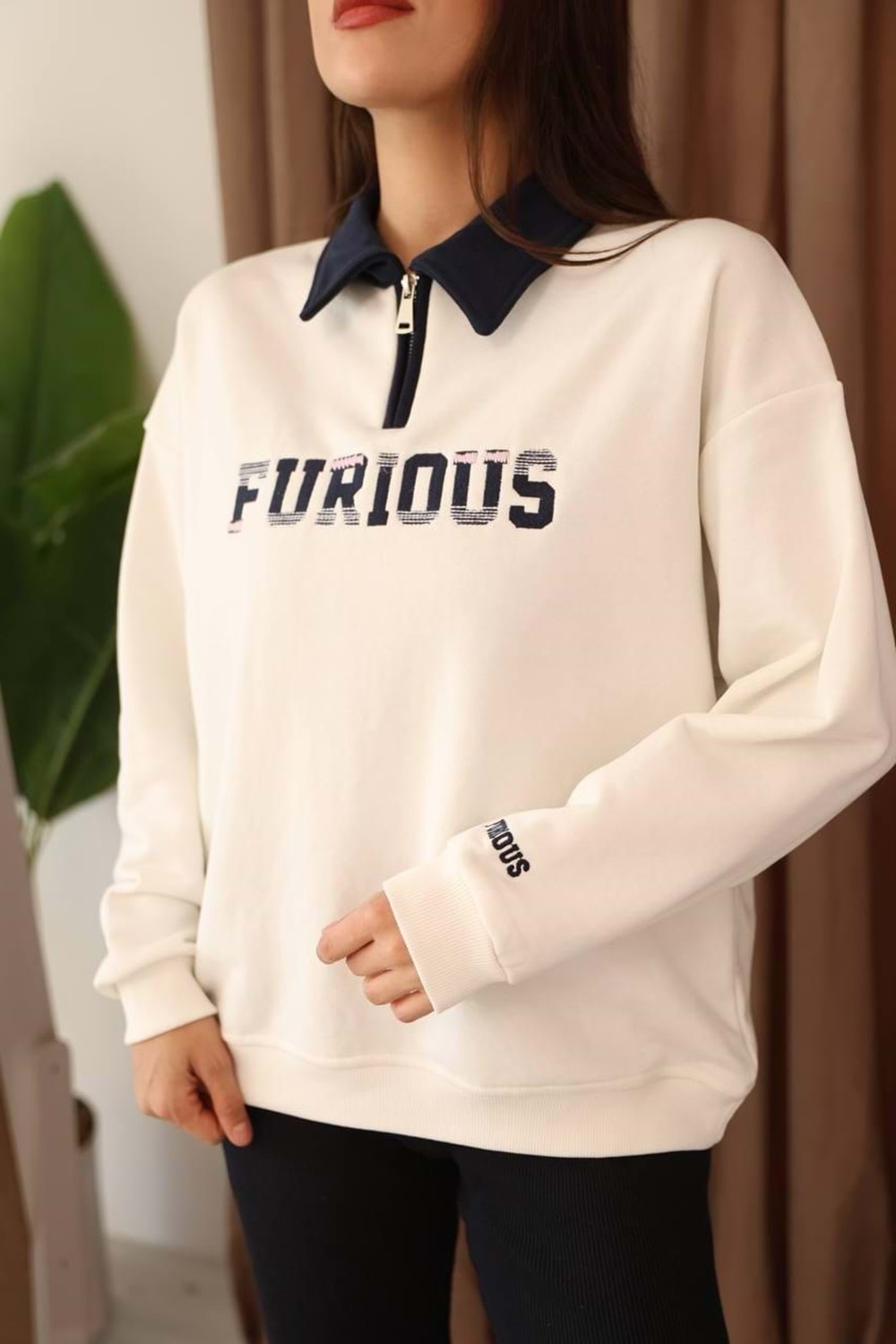 Fermuar Detaylı Önü Nakışlı Sweat 26199 - Beyaz - L-XL